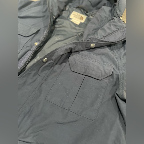 The North Face Blue Lightweight Jacket - Picture 5 of 12